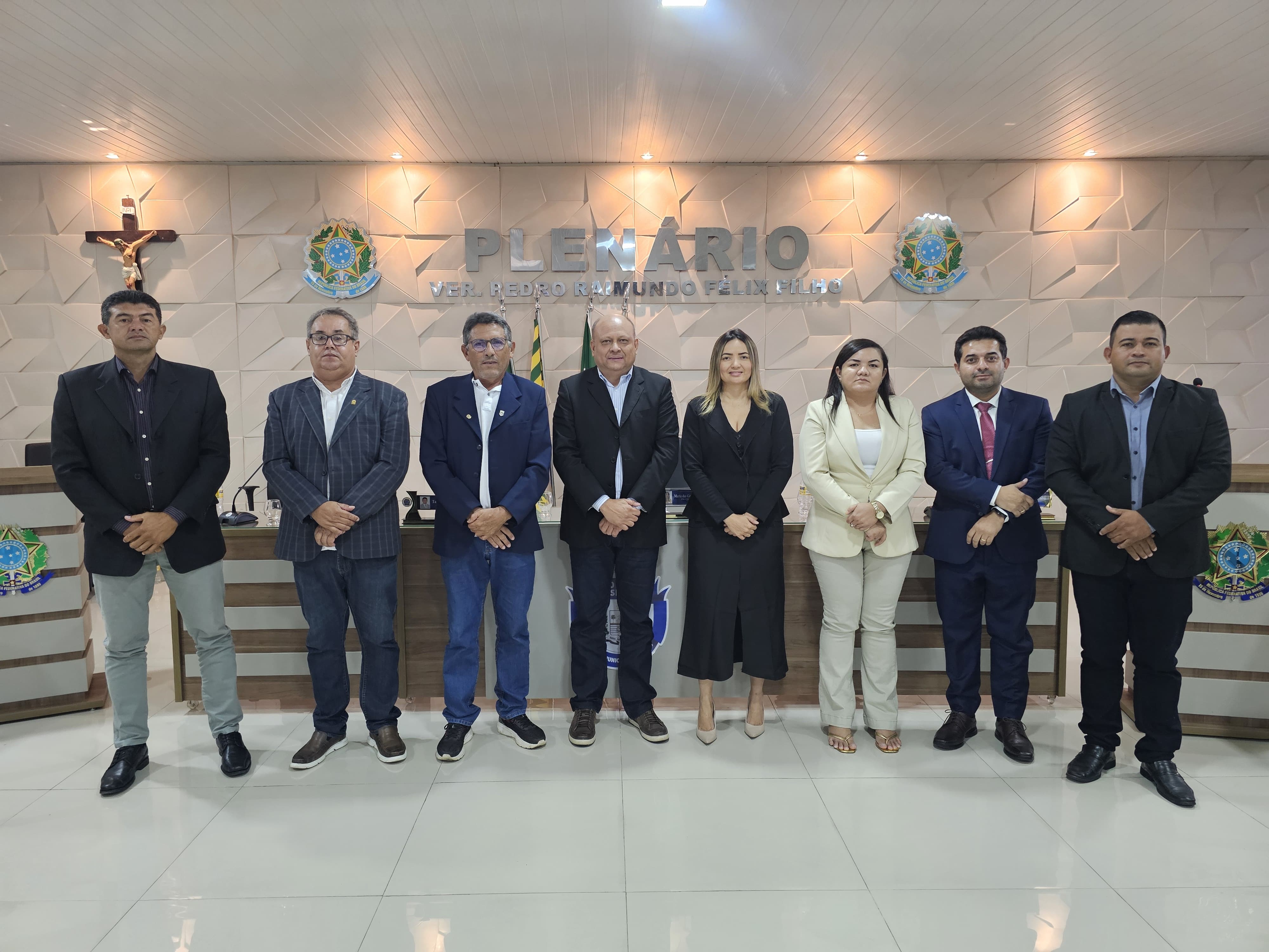CÂMARA REALIZA SESSÃO COM APROVAÇÃO DE REQUERIMENTOS E PROJETO DE LEI
