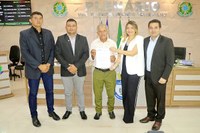 Vereadores de oposição destinam R$ 40 mil para associação de apicultores e fortalecem produção de mel em Simões.